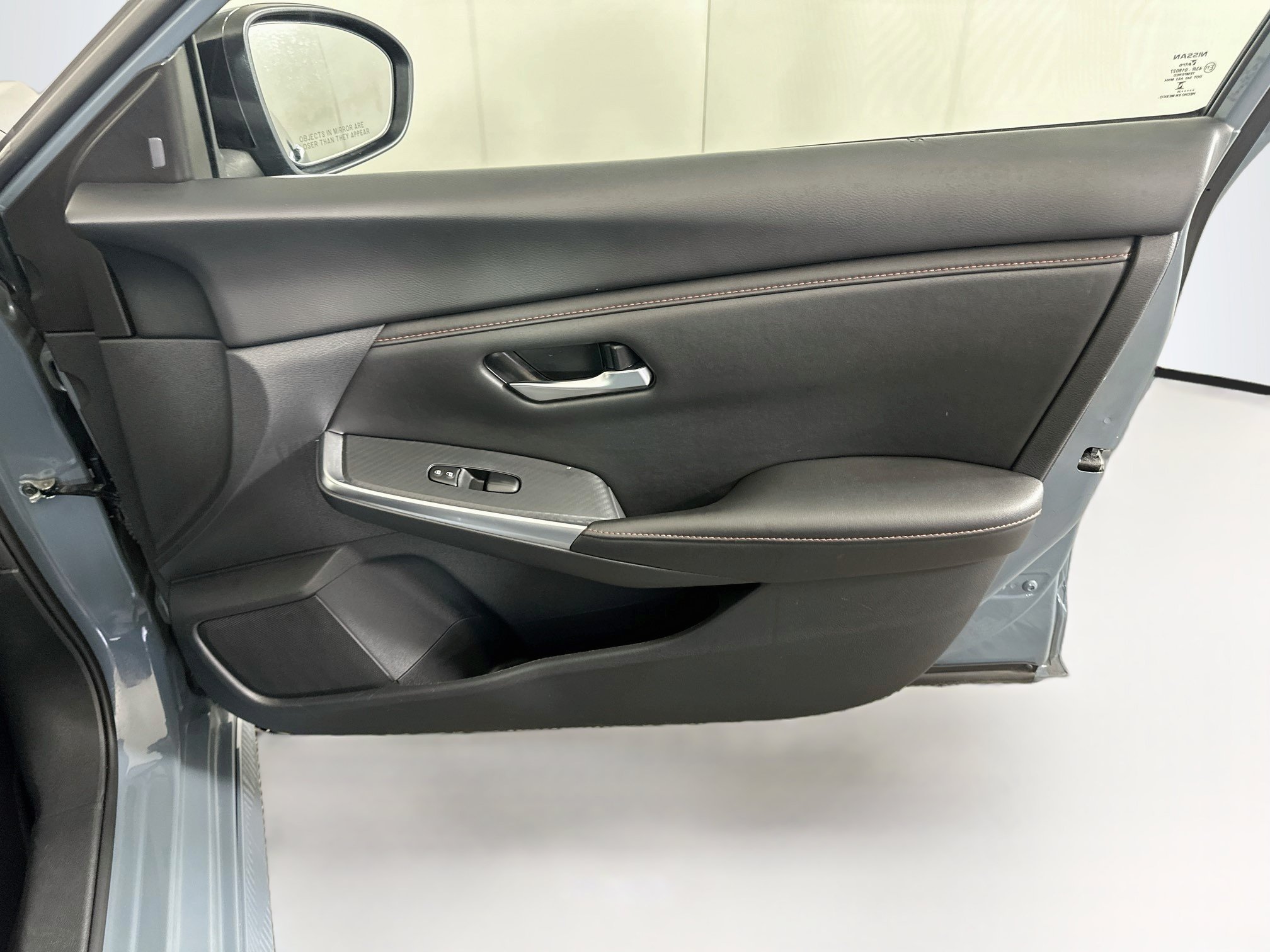 Used 2025 Nissan Sentra SR FWD image 30