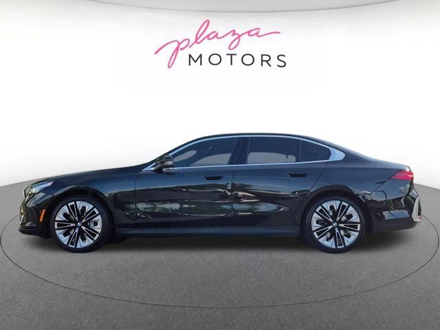 Used 2024 BMW 530i xDrive w/ Premium Package AWD/4WD image 8