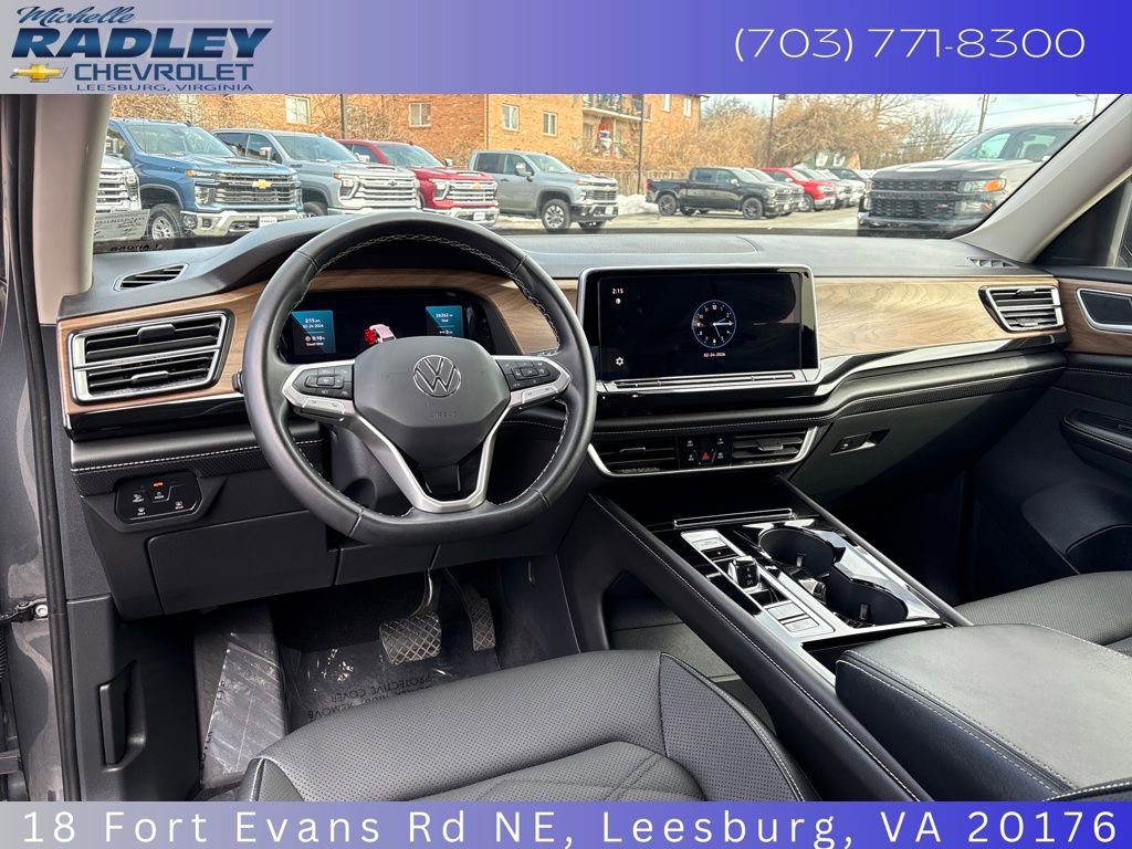 Used 2025 Volkswagen Atlas SE image 16
