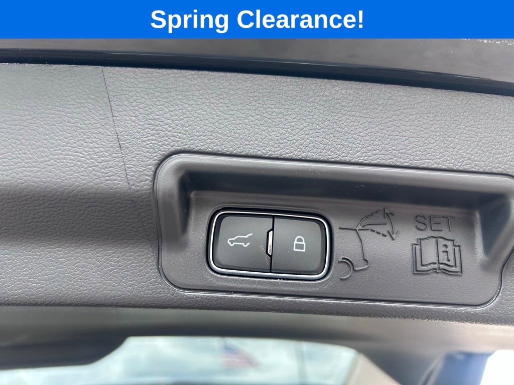Used 2026 Ford Explorer Active AWD/4WD image 41