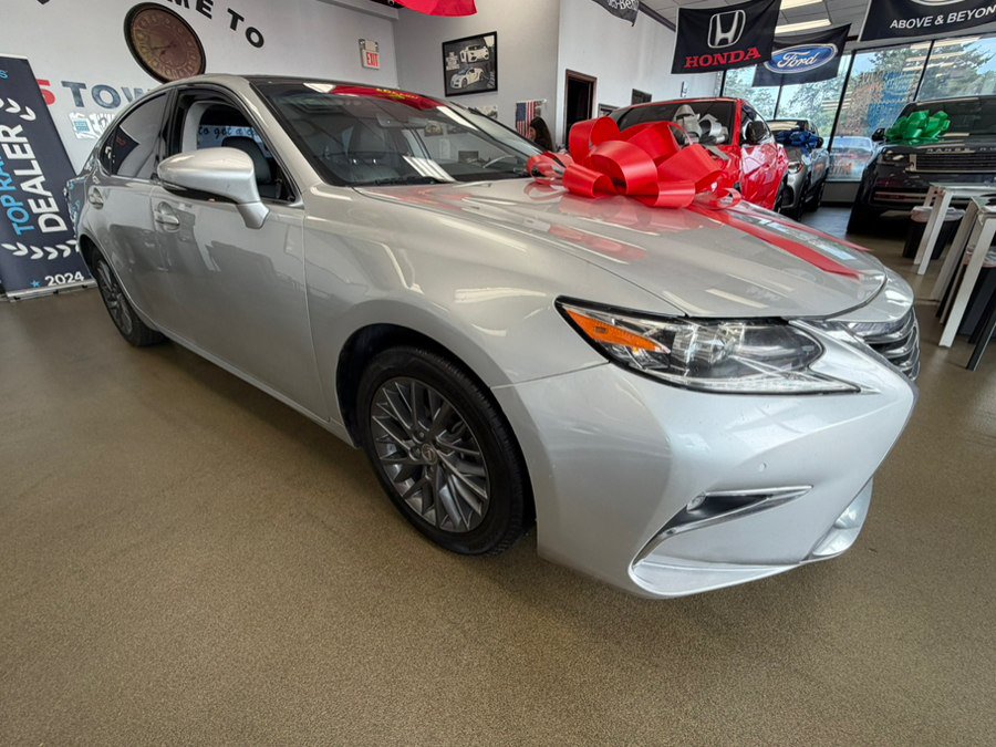 Used 2018 Lexus ES 350 w/ Navigation System Package FWD image 16