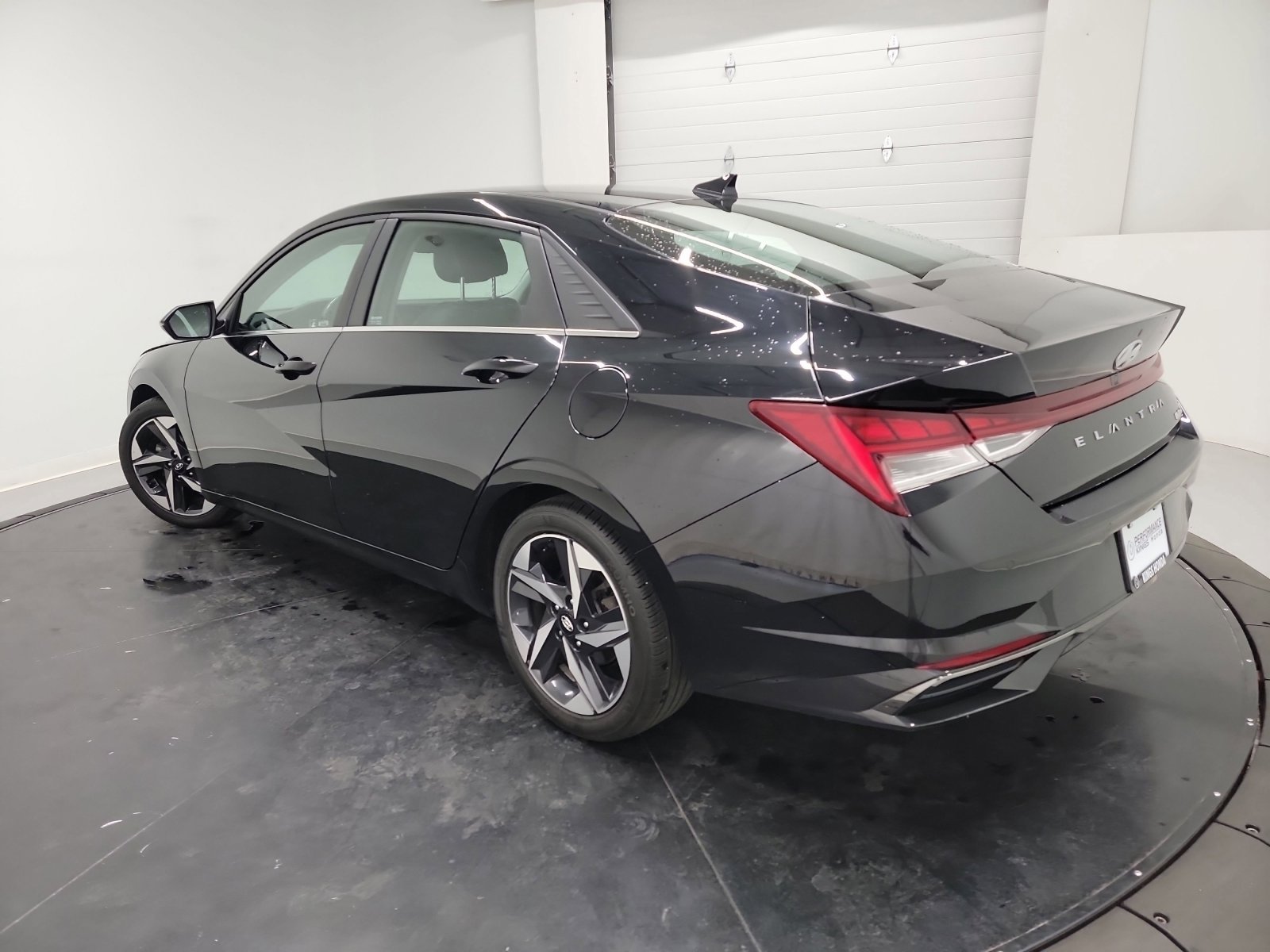 Used 2021 Hyundai Elantra Limited FWD image 6