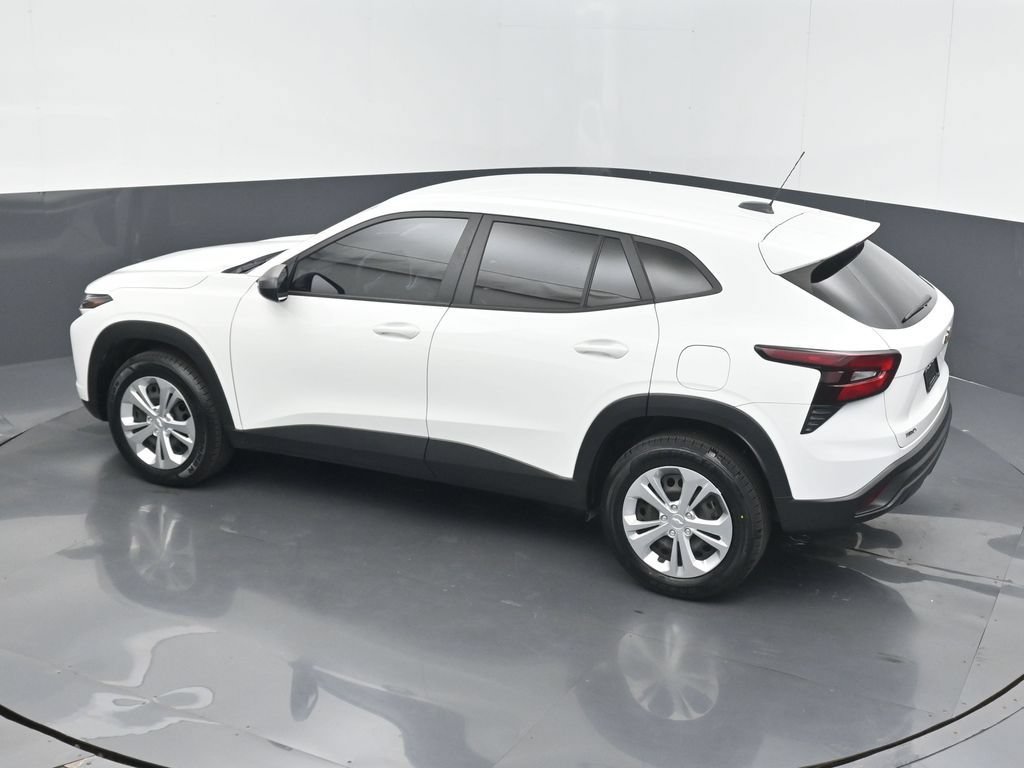 Used 2024 Chevrolet Trax LS FWD image 15