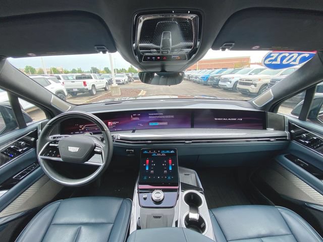 Used 2025 Cadillac Escalade IQ Luxury 2 w/ LPO, Premium Carpet Package AWD/4WD image 19