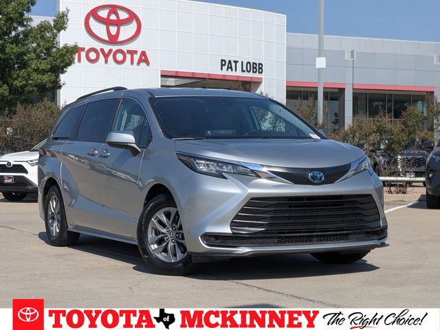 Used 2022 Toyota Sienna LE