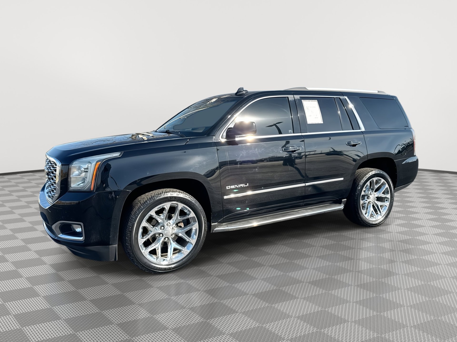 Used 2018 GMC Yukon Denali w/ Open Road Package AWD/4WD image 1
