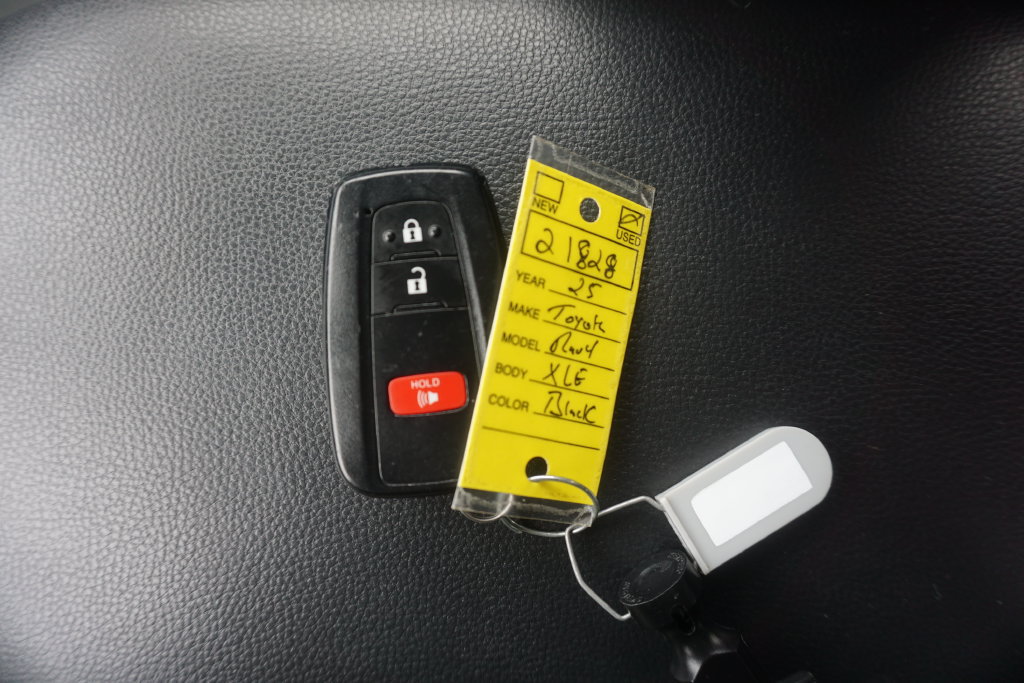 Certified 2025 Toyota RAV4 XLE AWD/4WD image 32