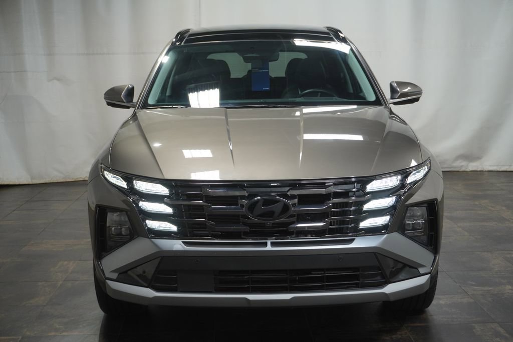 Certified 2025 Hyundai Tucson Limited AWD/4WD image 9