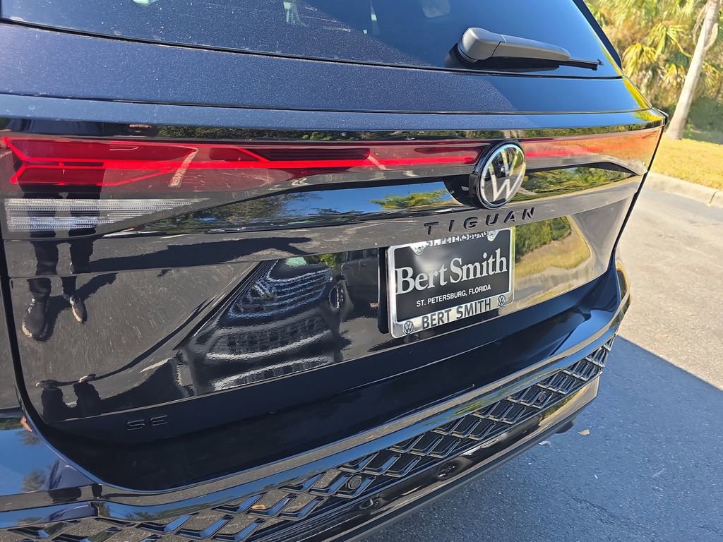 New 2026 Volkswagen Tiguan SE R-Line image 5