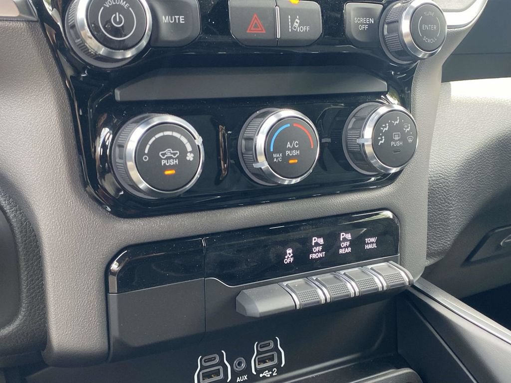New 2026 RAM 1500 Express AWD/4WD image 47
