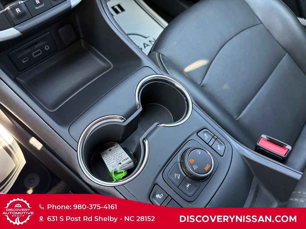 Used 2024 GMC Terrain SLT AWD/4WD image 21