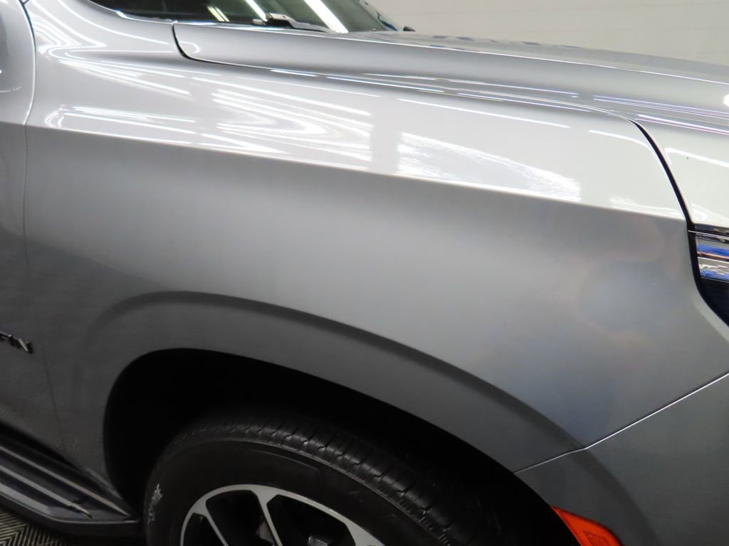 Used 2024 Chevrolet Suburban RST w/ Luxury Package image 35