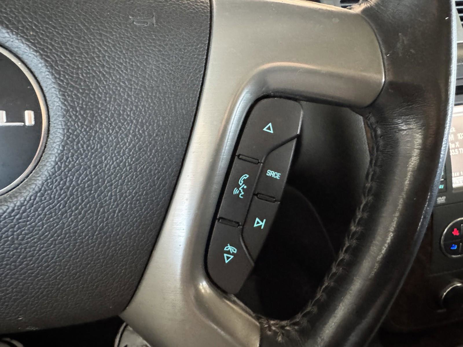 Used 2012 GMC Yukon Denali image 18