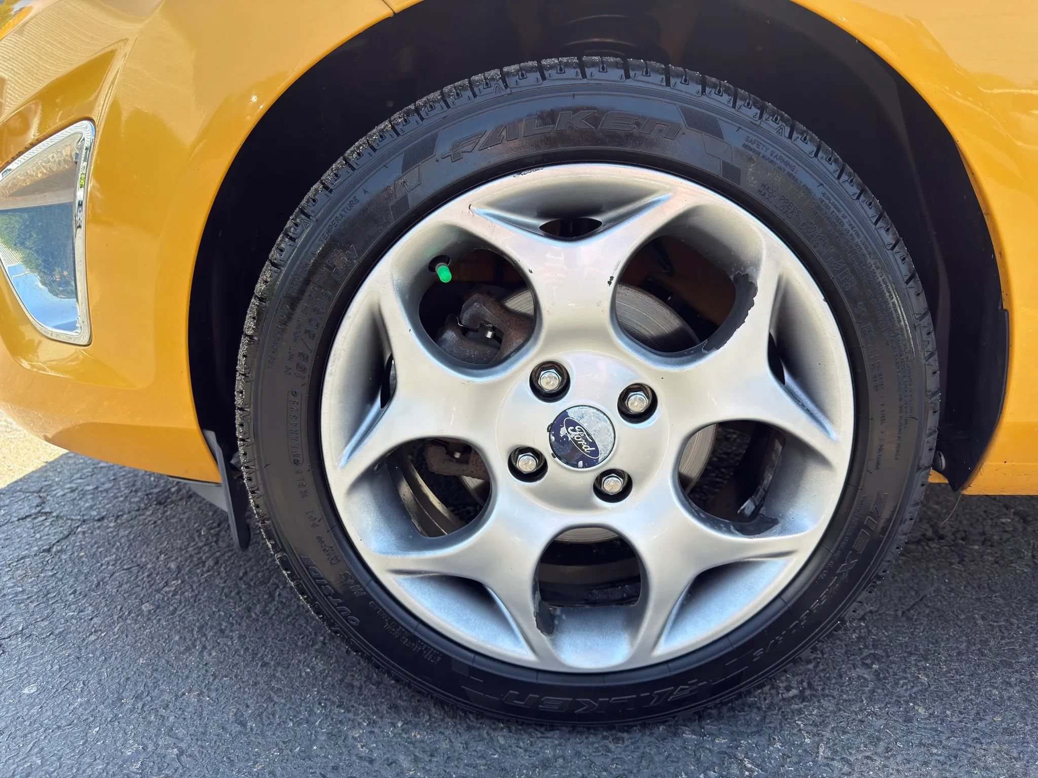 Used 2011 Ford Fiesta SES FWD image 12