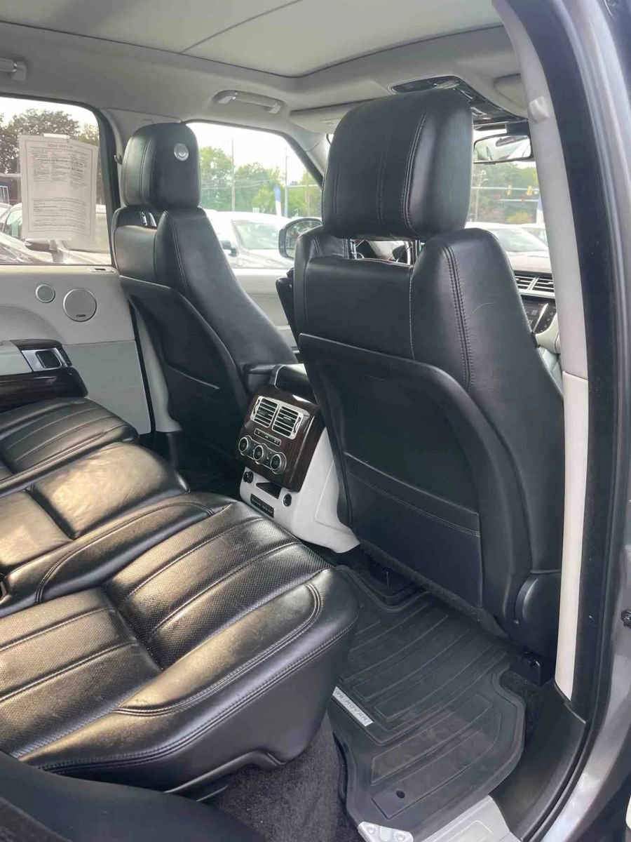 Used 2016 Land Rover Range Rover HSE image 17