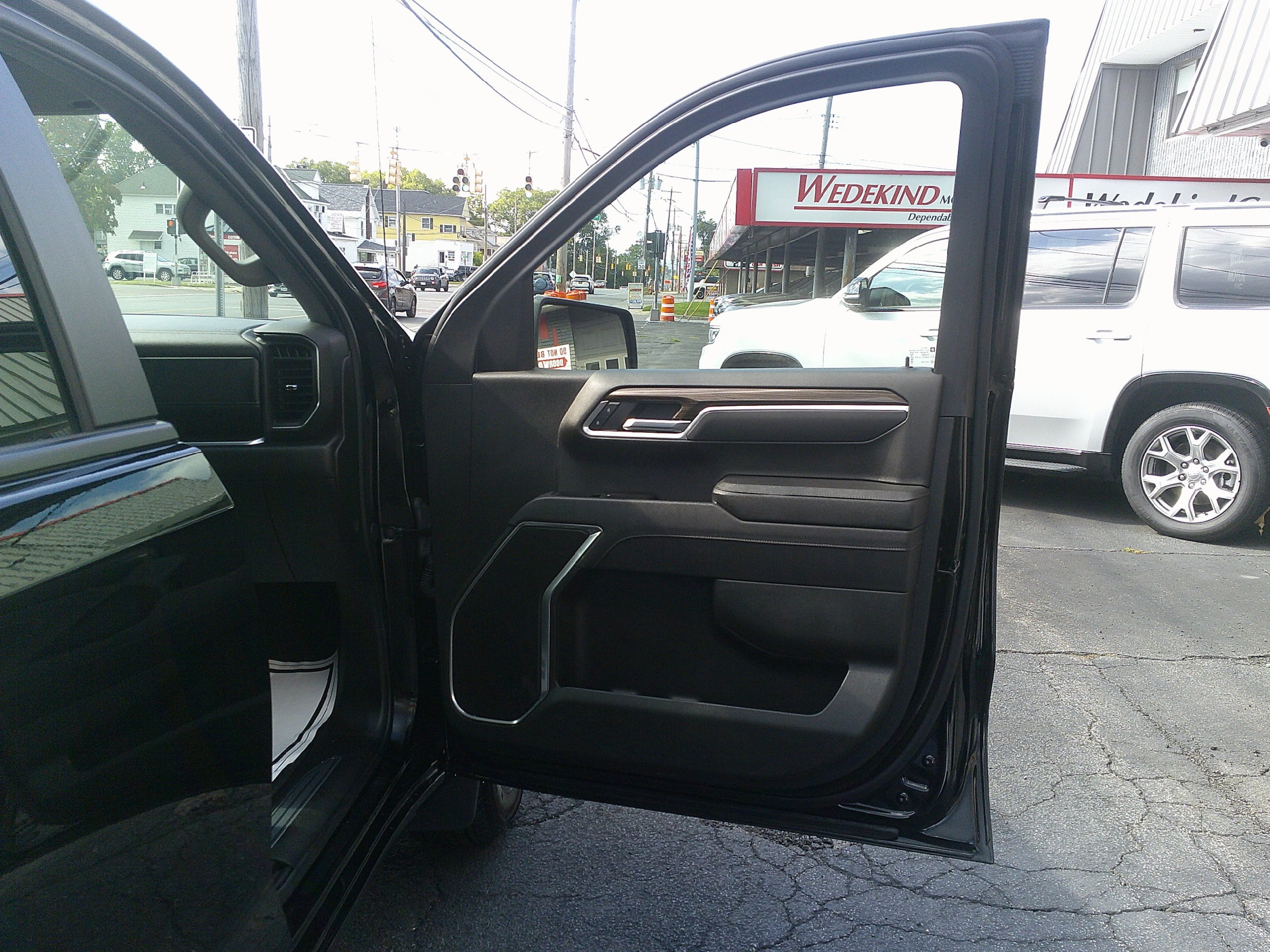 Used 2026 Chevrolet Silverado 1500 LT AWD/4WD image 24