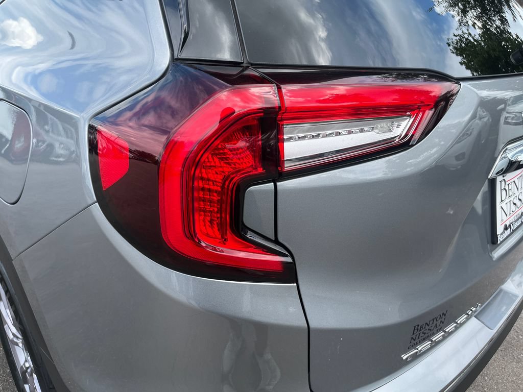 Used 2023 GMC Terrain SLT AWD/4WD image 38