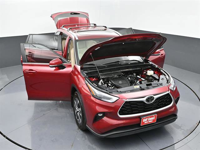 Certified 2024 Toyota Highlander XLE image 49