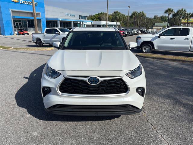 Used 2024 Toyota Highlander XLE image 2