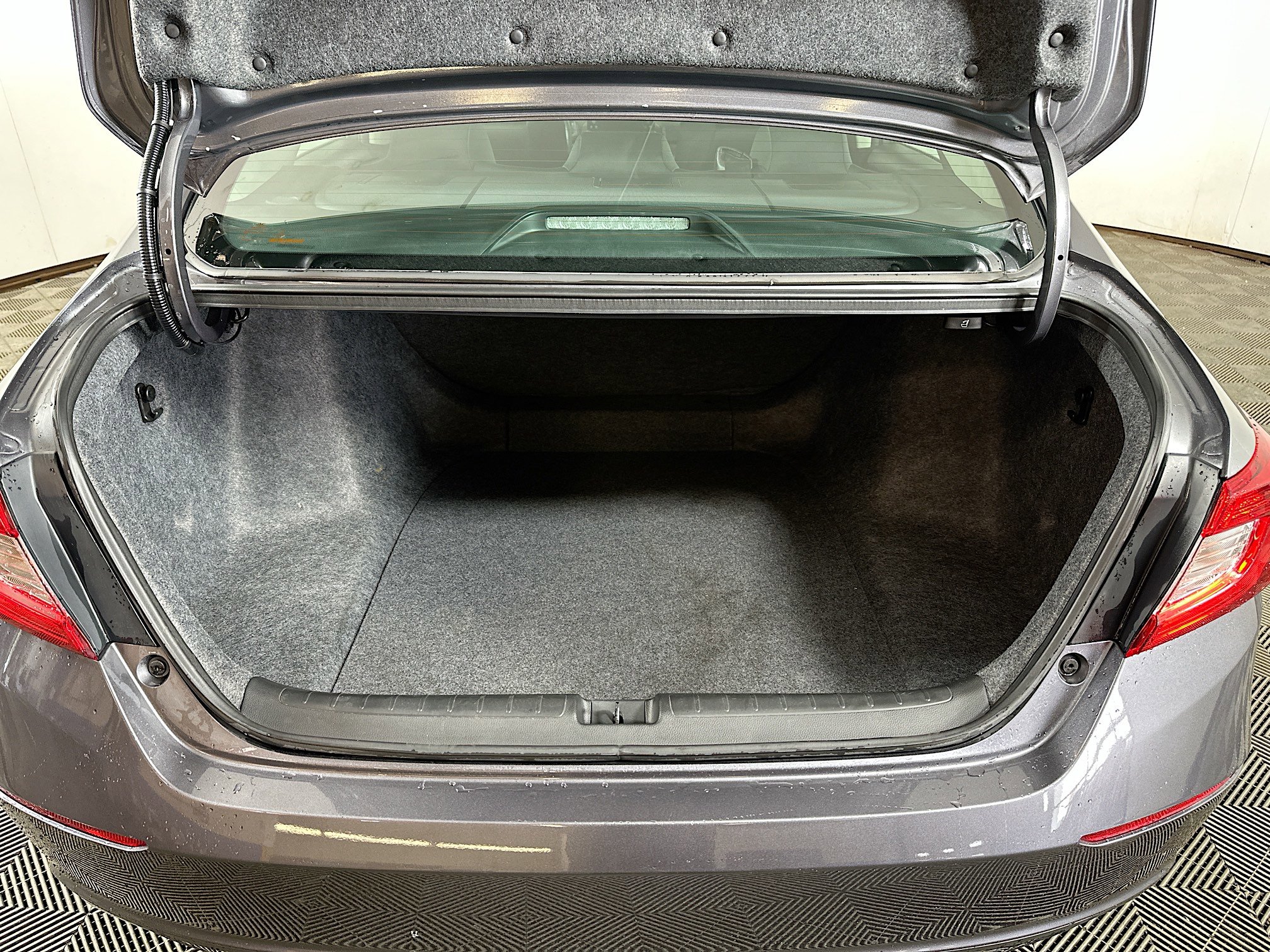 Used 2020 Honda Accord LX image 23