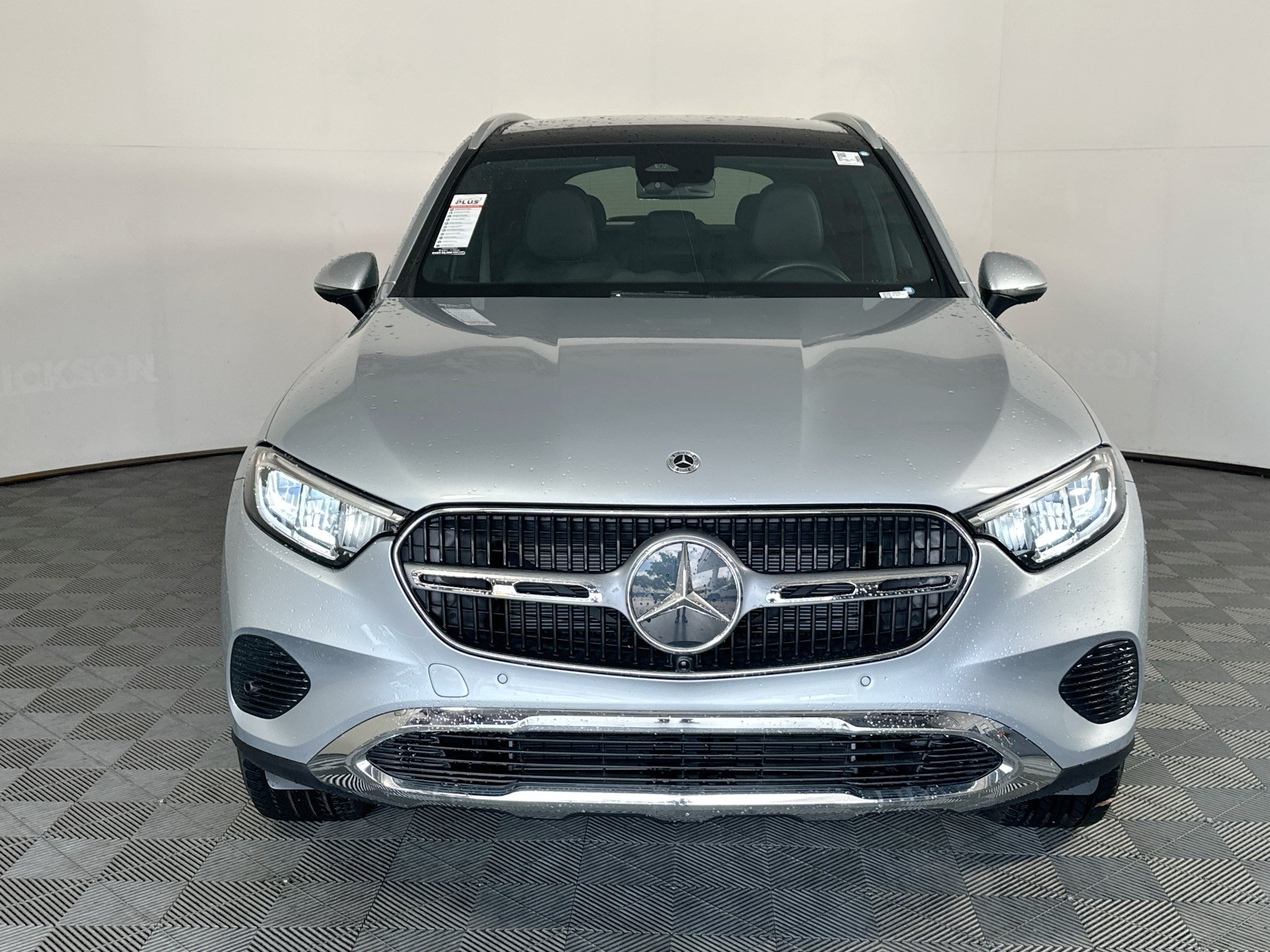 Used 2025 Mercedes-Benz GLC 300 4MATIC image 8