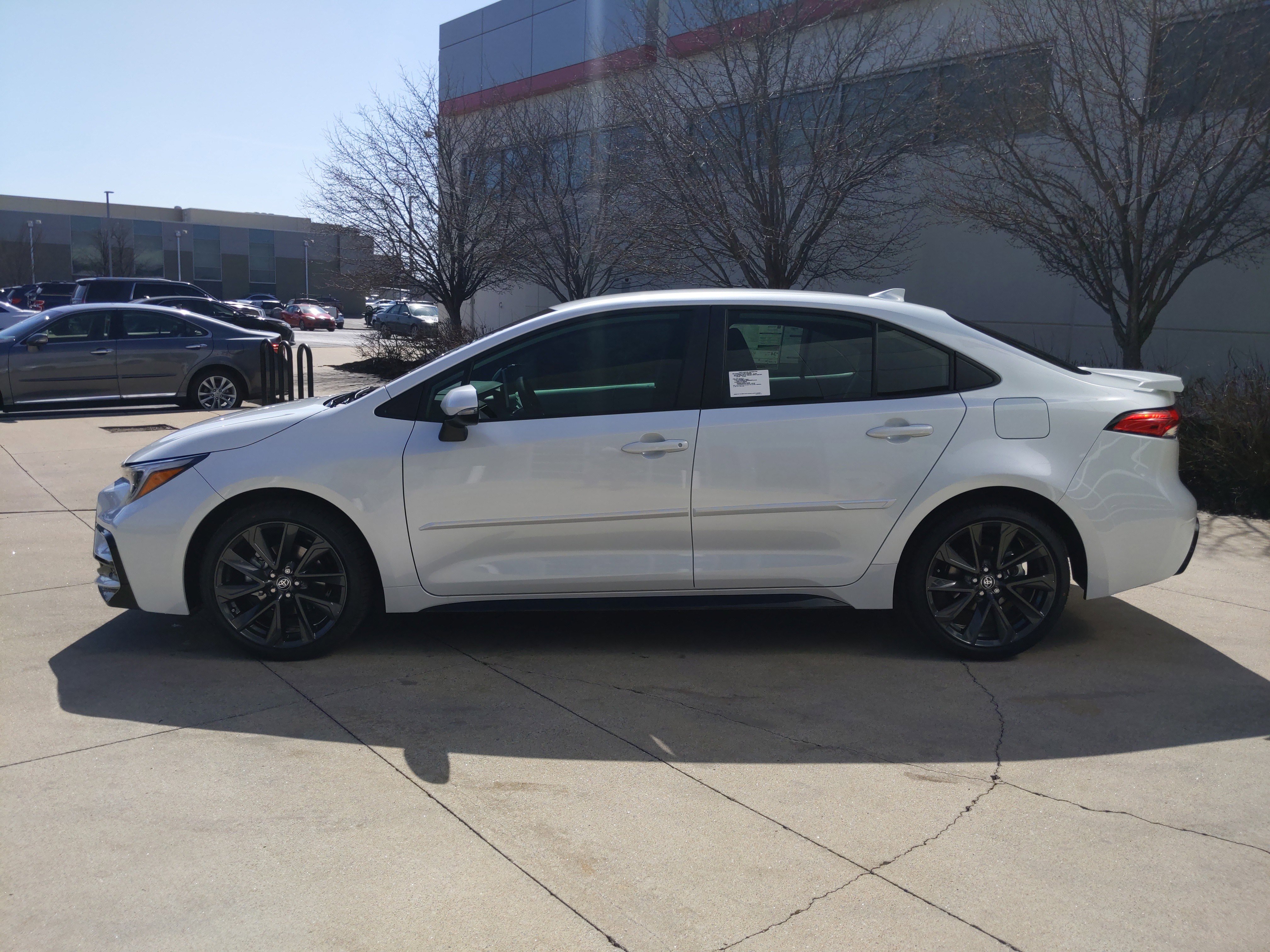 Used 2026 Toyota Corolla SE w/ SE Package FWD image 9