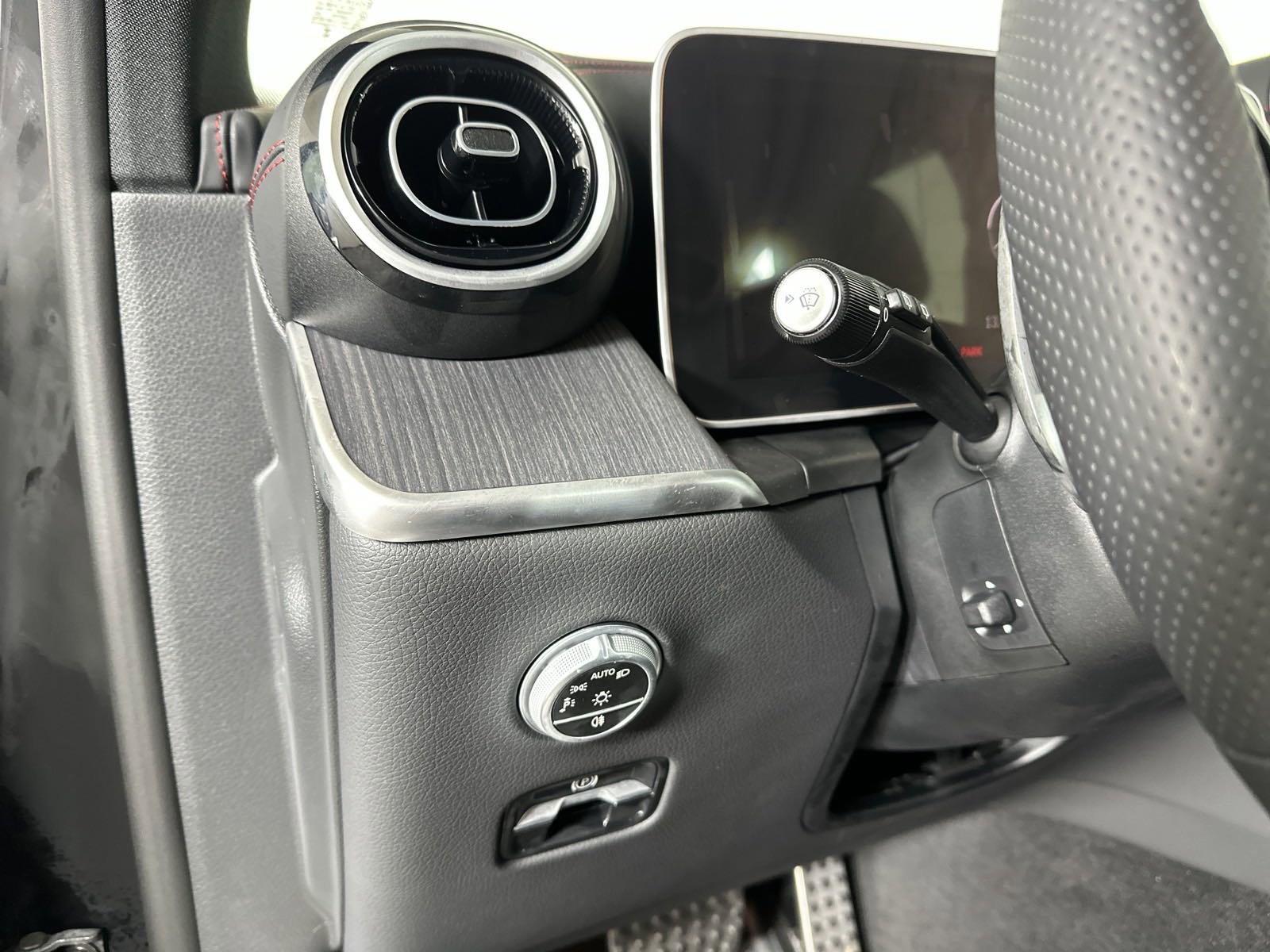 New 2025 Mercedes-Benz GLC 43 AMG 4MATIC image 14