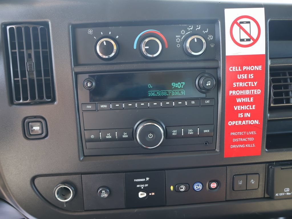 Used 2021 Chevrolet Express 3500 RWD image 17