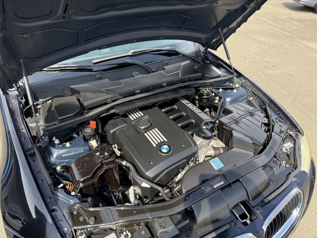 Used 2010 BMW 328i Wagon image 25