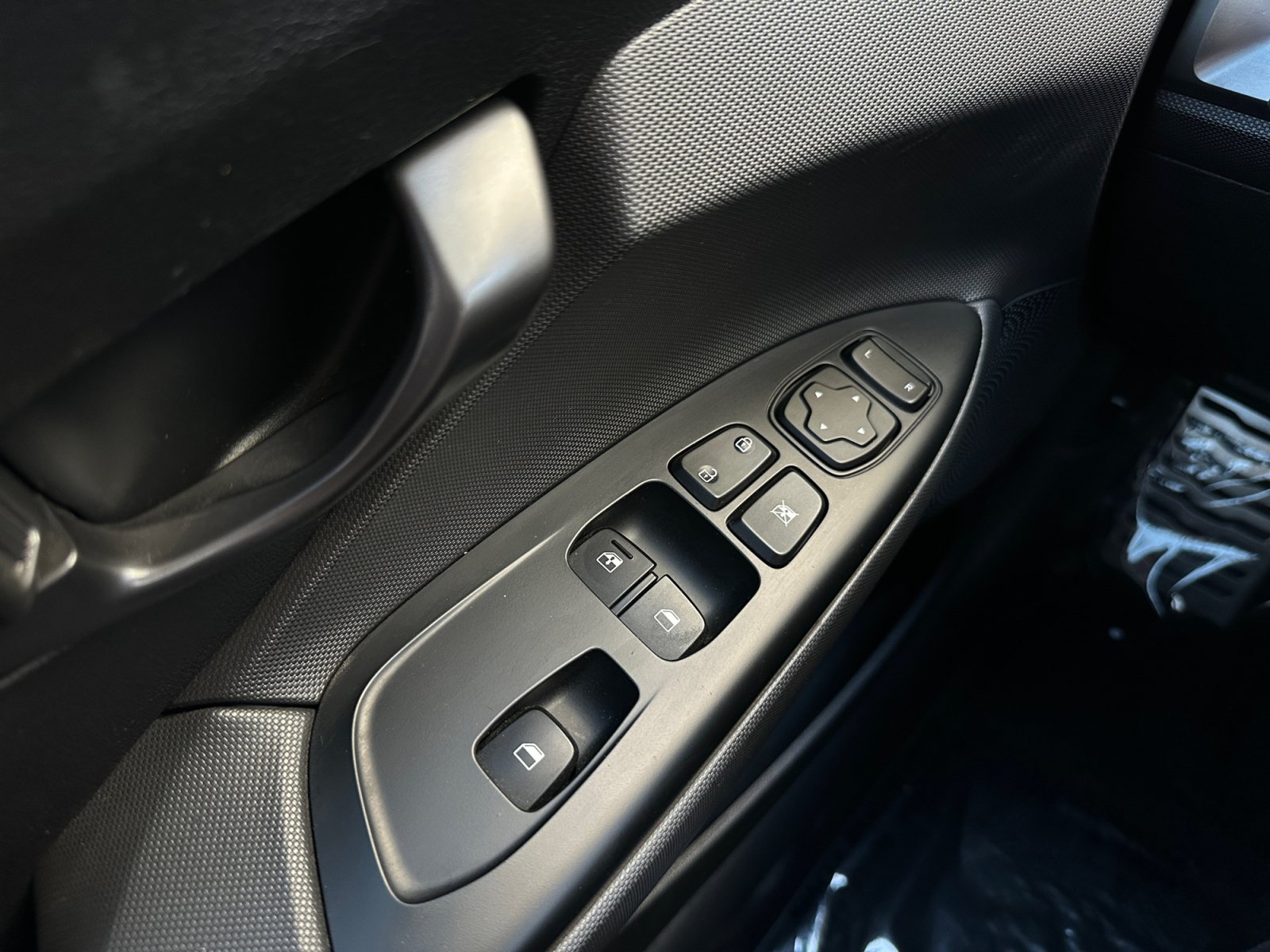 Used 2020 Hyundai Veloster Turbo FWD image 18