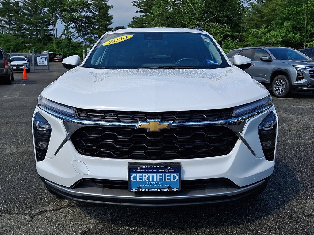 Certified 2024 Chevrolet Trax LT w/ Driver Confidence Package FWD image 2