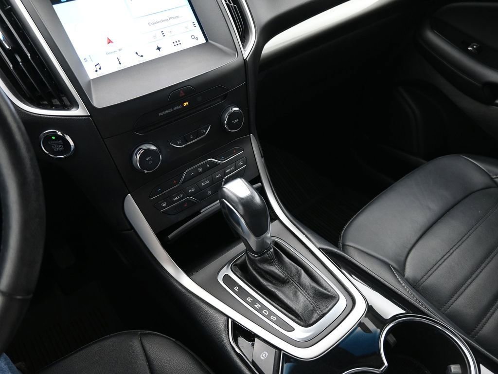 Used 2017 Ford Edge SEL w/ Equipment Group 201A AWD/4WD image 29