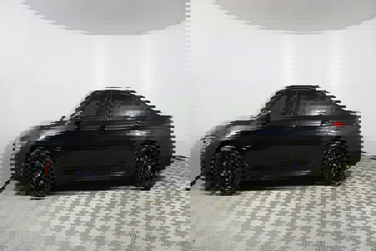 Used 2023 BMW 530e 530e w/ M Sport Package image 36