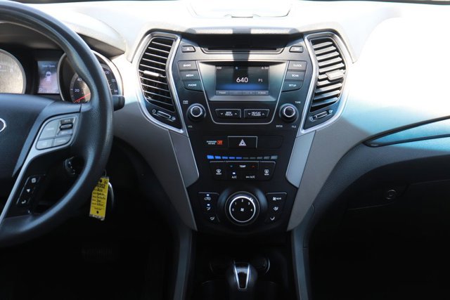 Used 2016 Hyundai Santa Fe SE FWD image 16