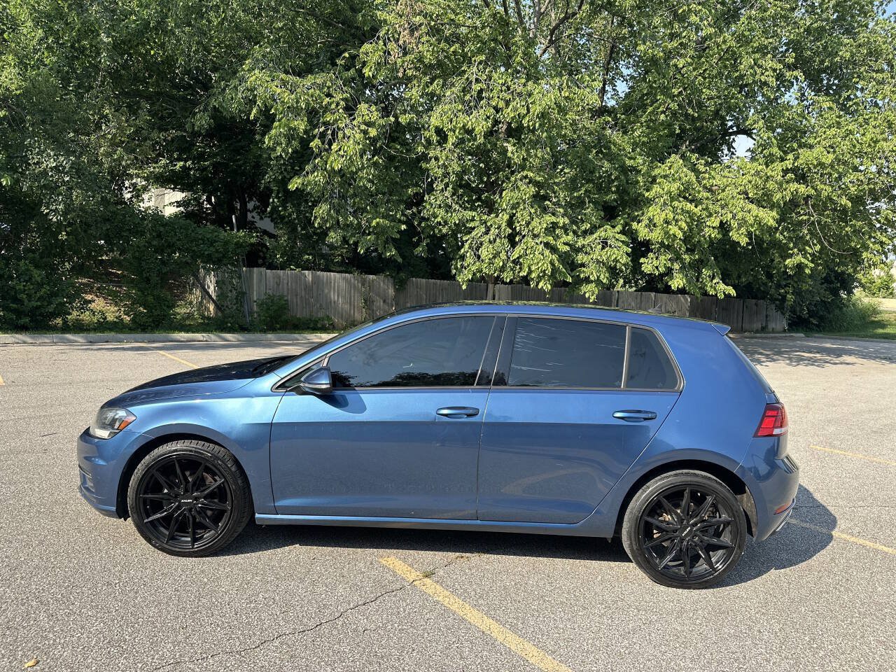Used 2018 Volkswagen Golf S FWD image 3