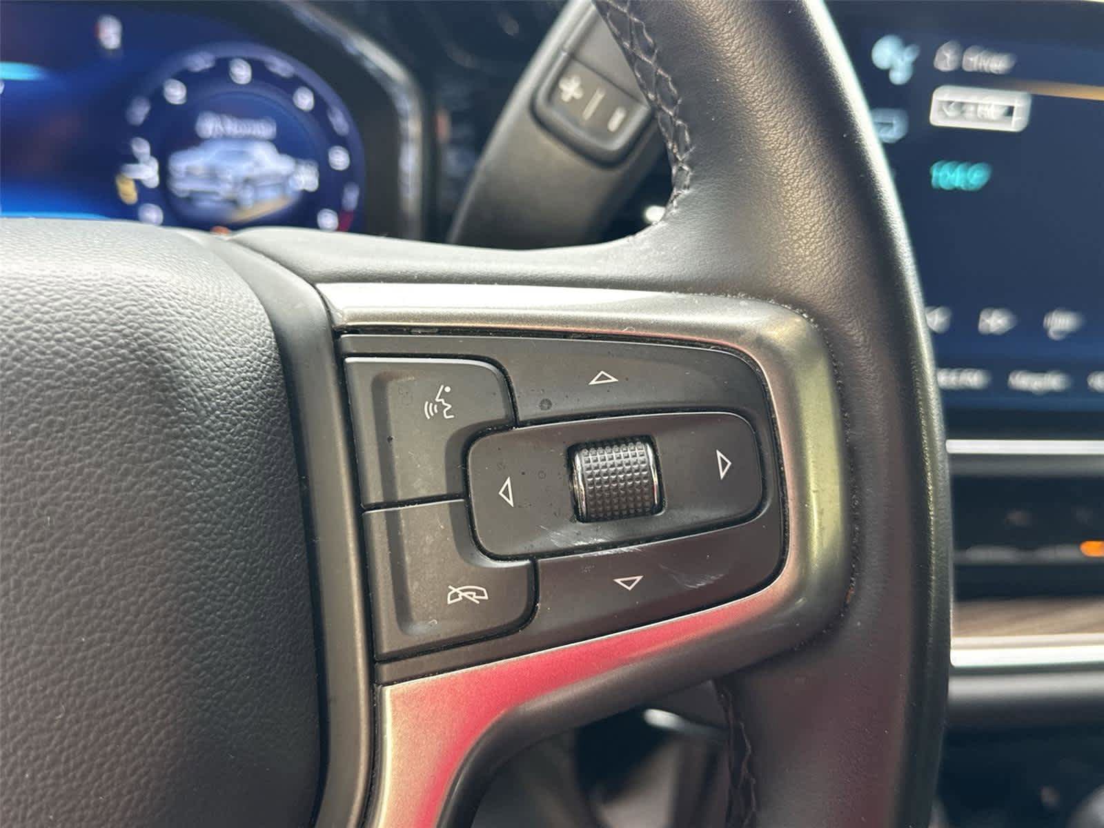 Used 2024 Chevrolet Silverado 1500 LT AWD/4WD image 25