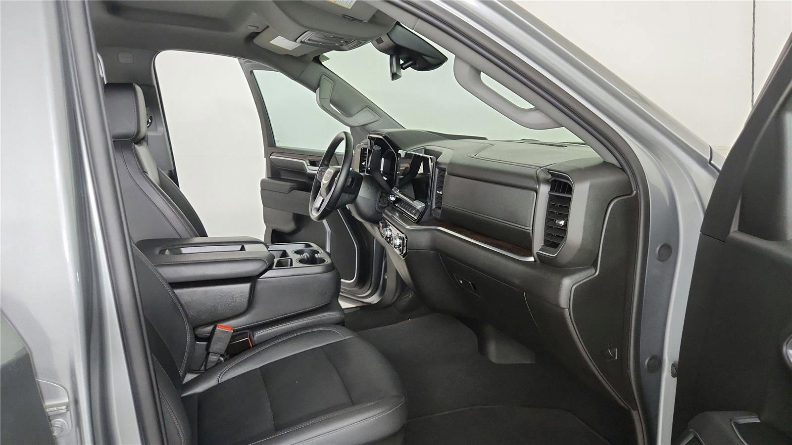 Used 2025 GMC Sierra 1500 SLT AWD/4WD image 23
