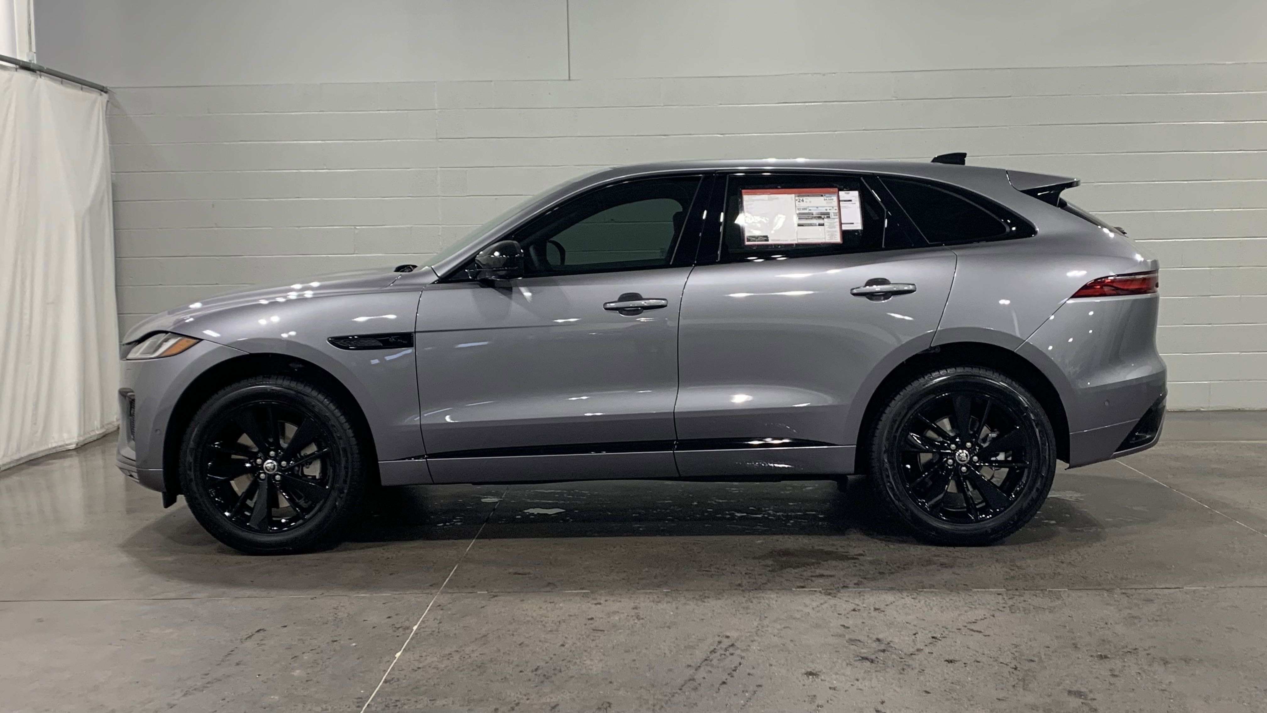 New 2026 Jaguar F-PACE R-Dynamic S image 7