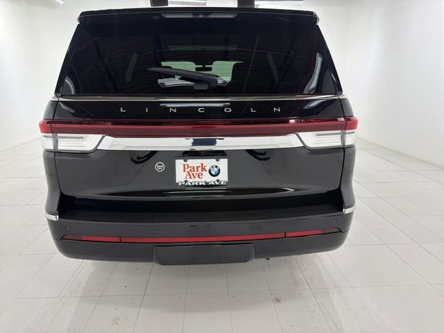 Used 2022 Lincoln Navigator Reserve AWD/4WD image 4