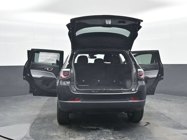 Used 2025 Jeep Compass Sport w/ Mopar Graphics Package AWD/4WD image 45