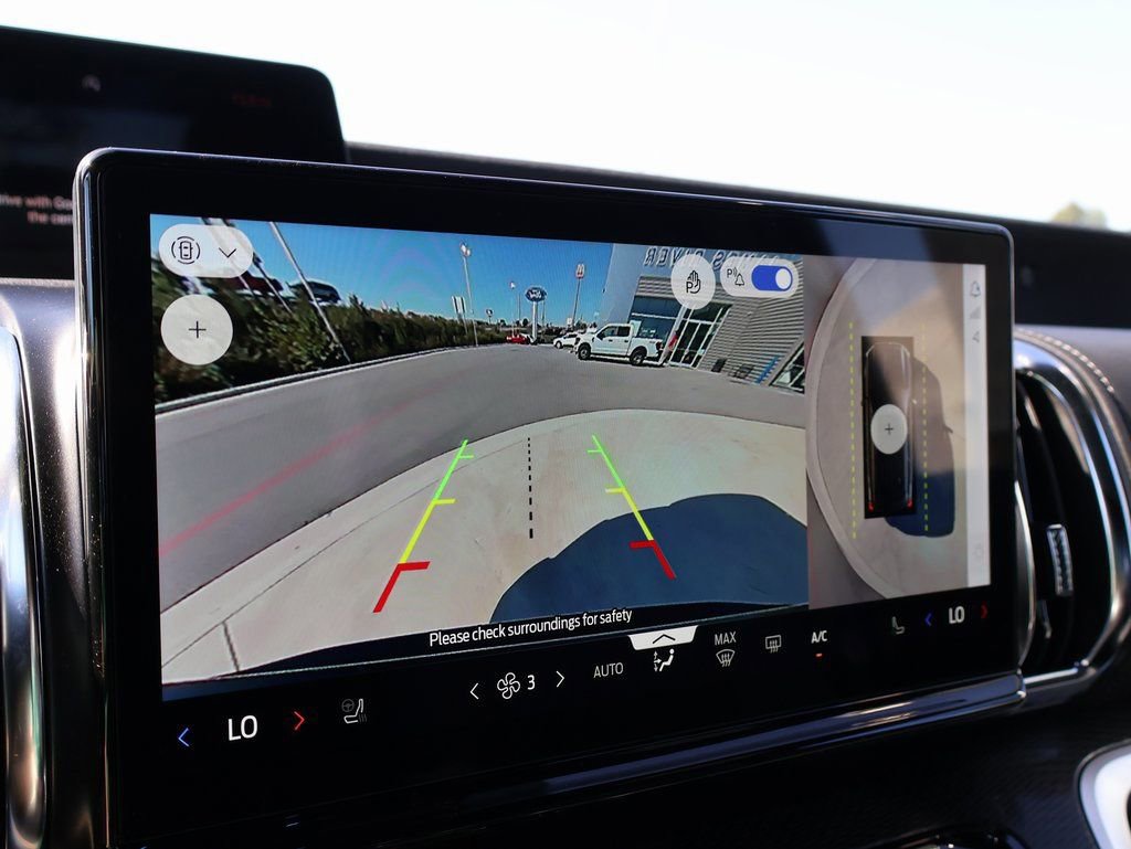 New 2025 Ford Expedition Platinum w/ Stealth Performance Package image 38