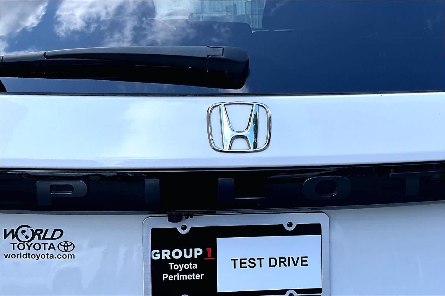 Used 2025 Honda Pilot Sport image 31