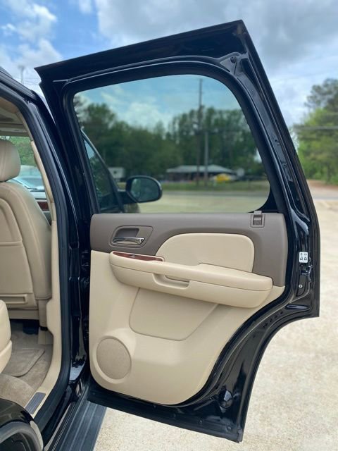 Used 2013 Chevrolet Tahoe LTZ RWD image 11