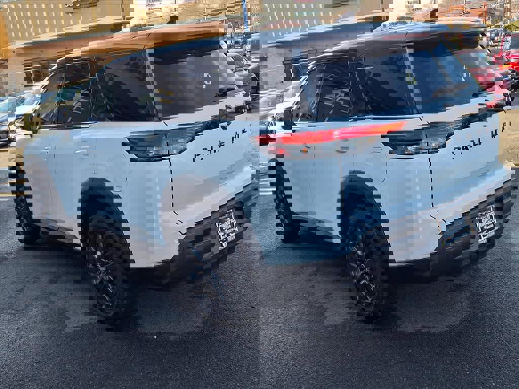 Used 2022 Nissan Pathfinder S image 4