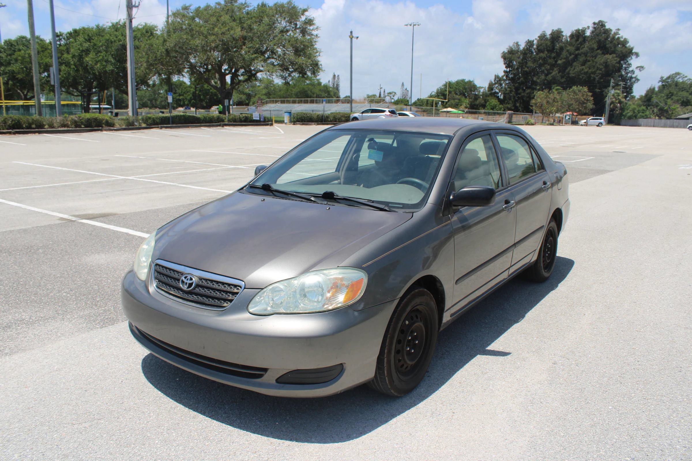 Used 2005 Toyota Corolla CE FWD image 1