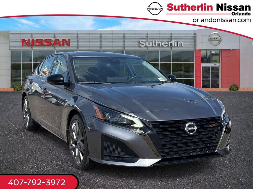 Certified 2023 Nissan Altima 2.0 SR FWD image 1