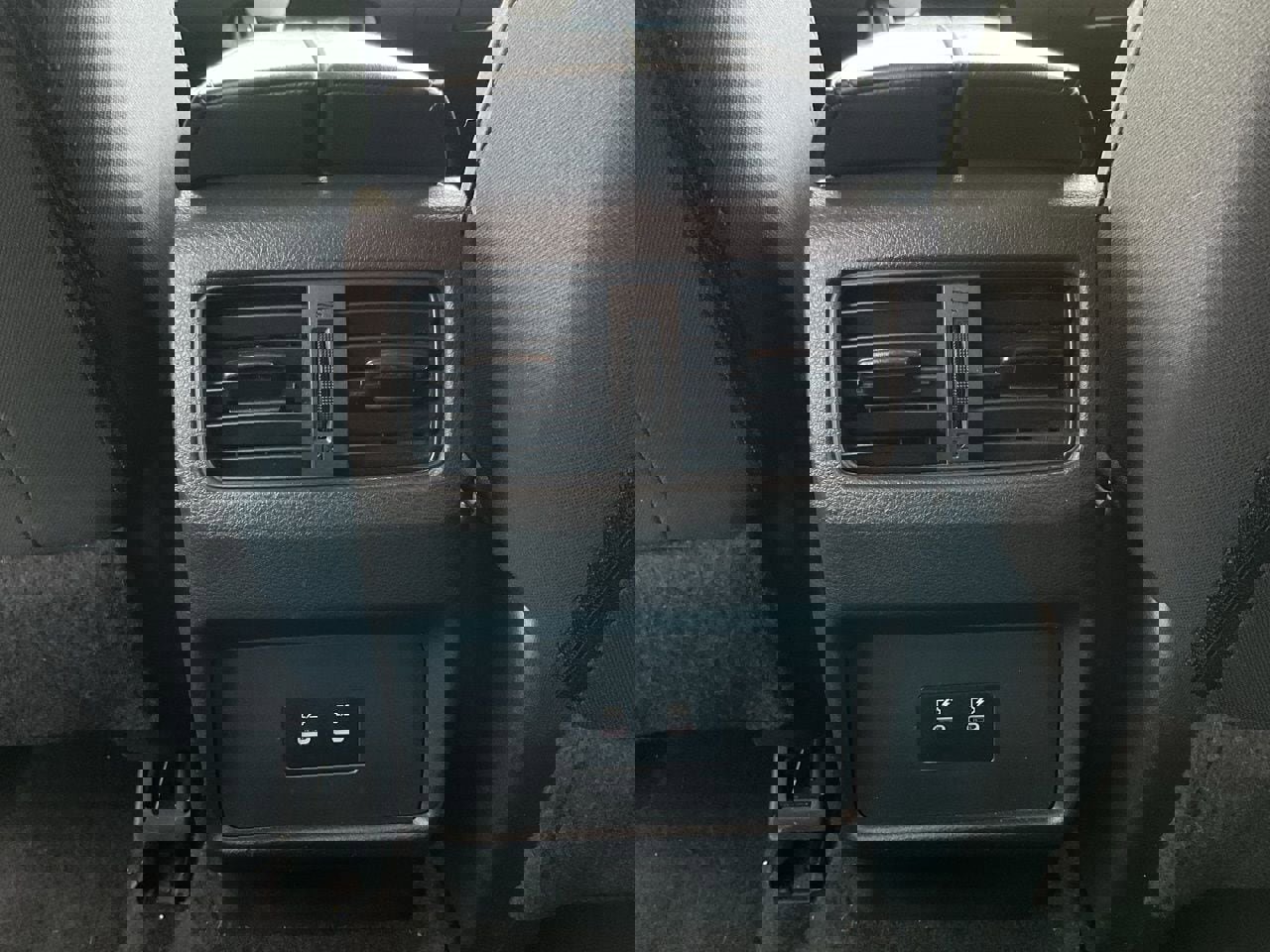 Used 2025 Nissan Rogue SV image 19