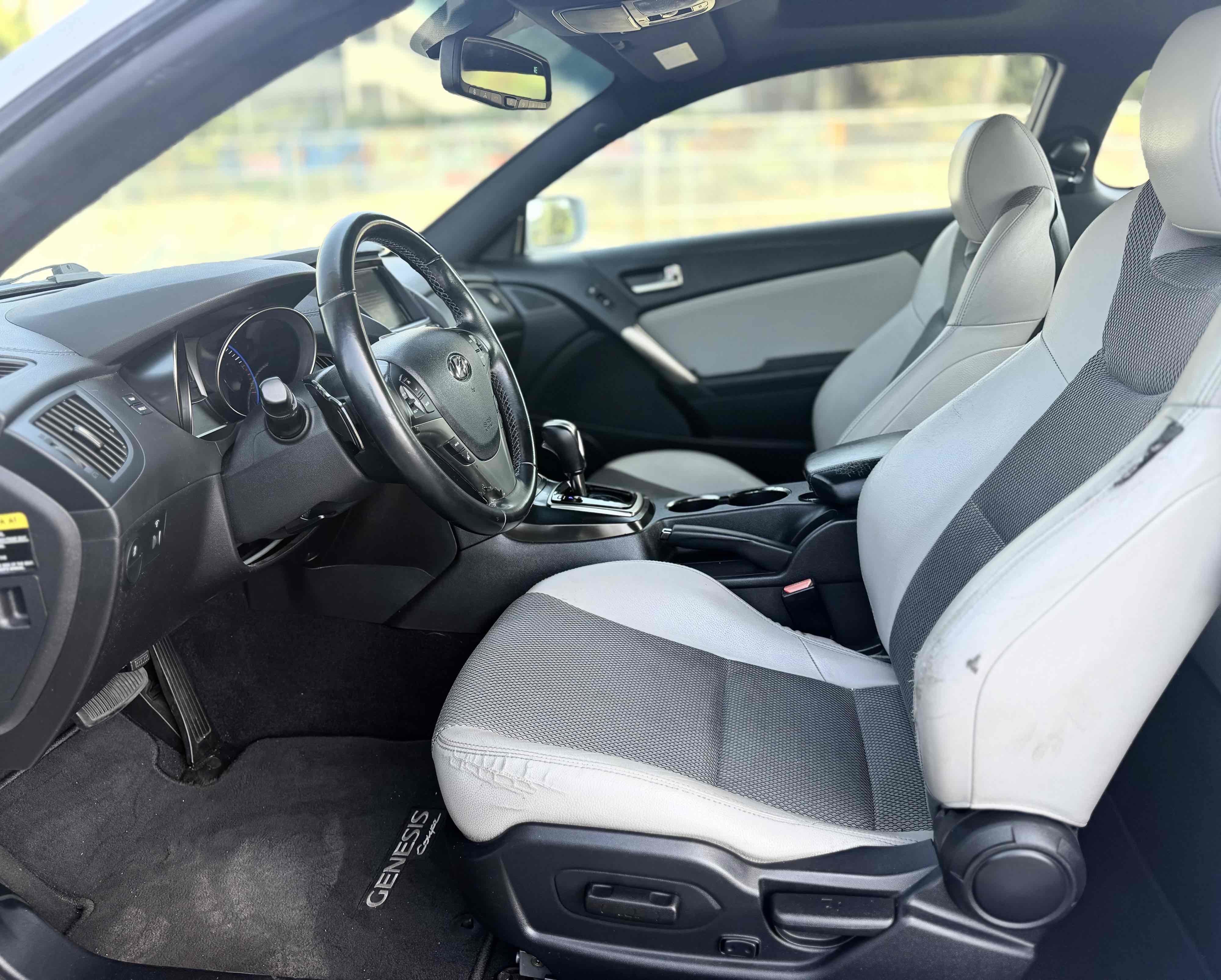 Used 2014 Hyundai Genesis 2.0T image 16