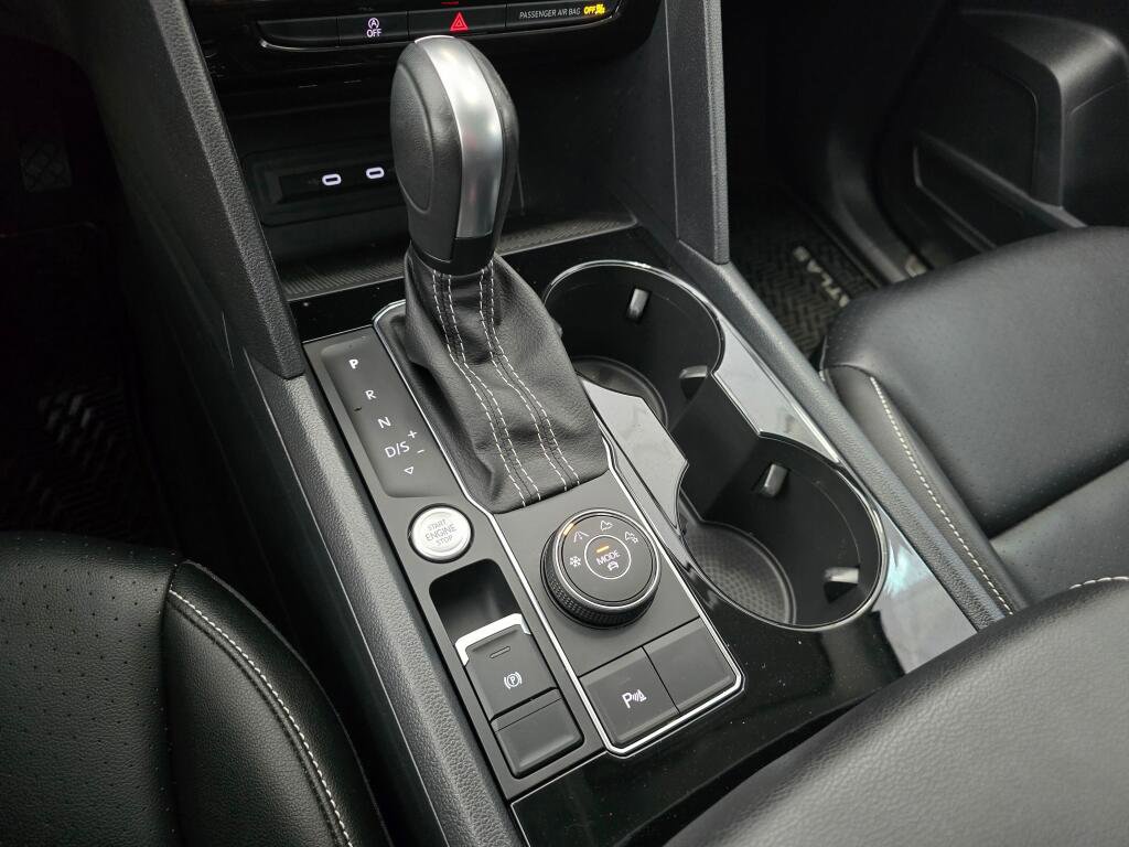 Used 2023 Volkswagen Atlas SE w/ Panoramic Sunroof Package image 33