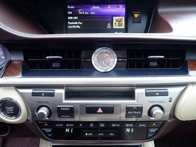 Used 2017 Lexus ES 350 w/ Luxury Package FWD image 29